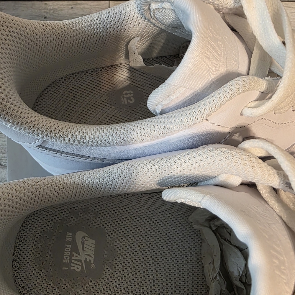 Nike Women's Air Force 1  White On White  Sneakers - Picture 3 of 10